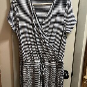 Vineyard Vines Navy and White Striped Top
